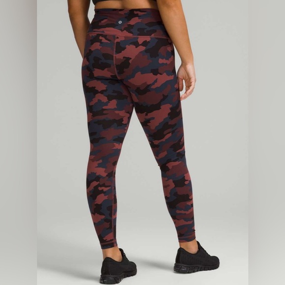 Lululemon Wunder Train High-Rise Tight 28". Size 8 - Picture 2 of 7